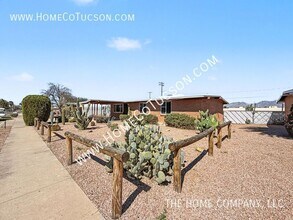 6225 E Calle Aurora in Tucson, AZ - Building Photo - Building Photo