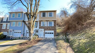 231 Shadowlawn Cir in Pittsburgh, PA - Building Photo - Building Photo