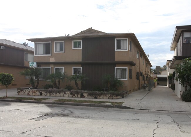 1249 Mansfield Ave in Los Angeles, CA - Foto de edificio - Building Photo