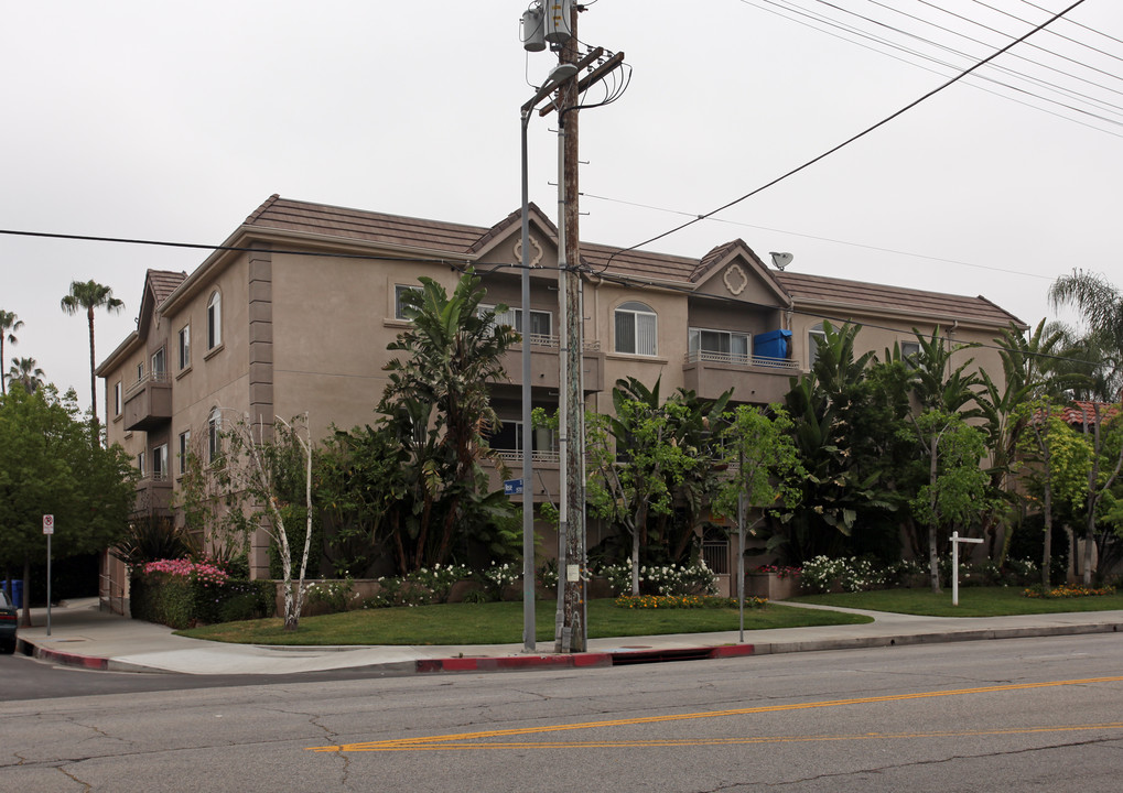 Vose apartments in Van Nuys, CA - Building Photo