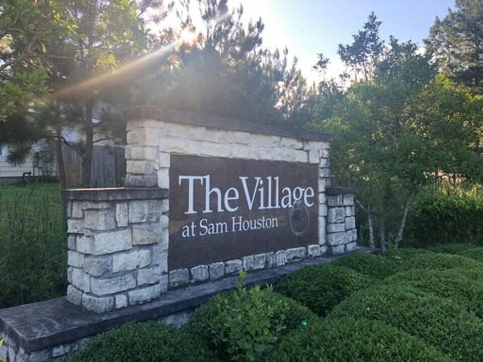 146 Varsity Cir in Huntsville, TX - Building Photo