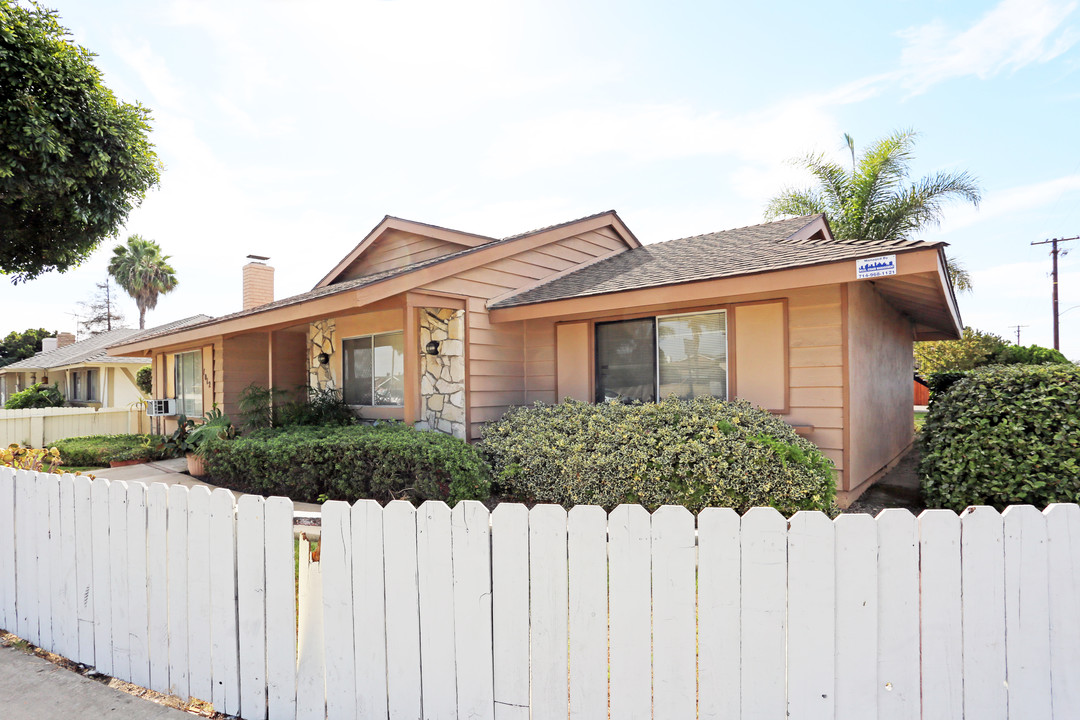 7012 Heil Ave in Huntington Beach, CA - Building Photo