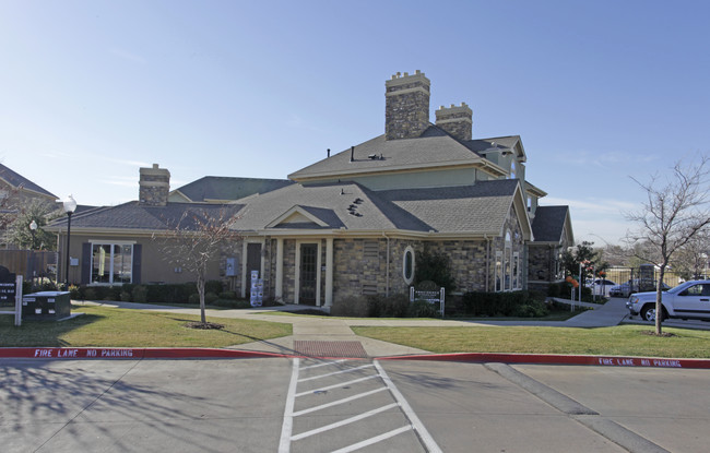 Providence at Prairie Oaks Apartments in Arlington, TX - Building Photo - Building Photo