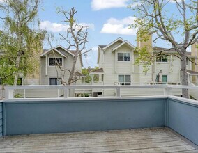 41 Grandview Street, Unit #704 in Santa Cruz, CA - Building Photo - Building Photo