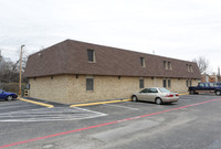 Atrium Gardens in Arlington, TX - Foto de edificio - Building Photo