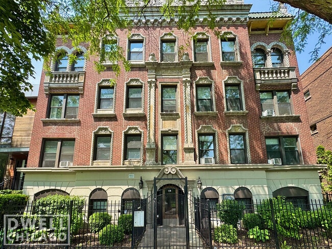 1746 N Humboldt Blvd, Unit S in Chicago, IL - Foto de edificio - Building Photo
