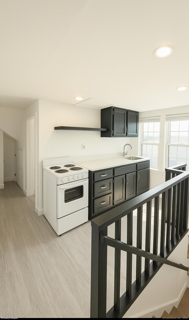 40 Rogers St in Branford, CT - Building Photo - Building Photo