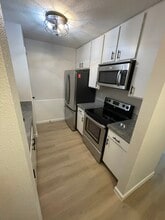7950 N Stadium Dr, Unit 172 in Houston, TX - Building Photo - Building Photo