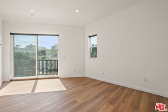 257 S Park View St in Los Angeles, CA - Building Photo - Building Photo