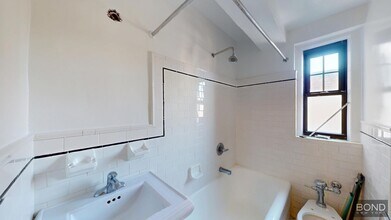 95 Christopher St in New York, NY - Building Photo - Building Photo