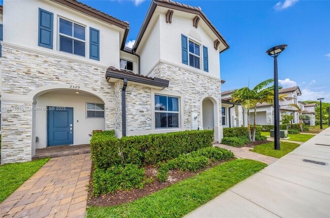 2327 NW 122nd Ter in Miami Shores, FL - Building Photo - Building Photo