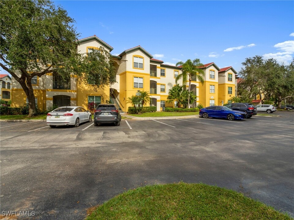 11561 Villa Grand in Ft. Myers, FL - Building Photo