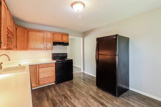 6303 N Bellefontaine Ave in Kansas City, MO - Foto de edificio - Building Photo