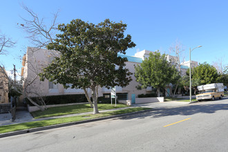 Clarington Apartments in Los Angeles, CA - Building Photo - Building Photo