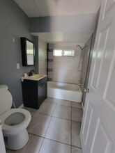204 E 10th St-Unit -Rear in San Bernardino, CA - Building Photo - Building Photo