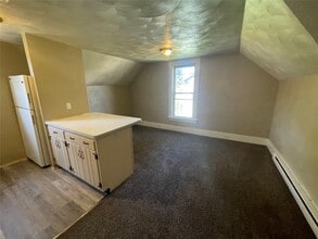 2672 Myrtle St in Erie, PA - Building Photo - Building Photo