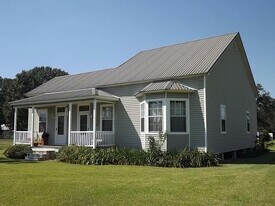 110 Refinery St in Breaux Bridge, LA - Building Photo