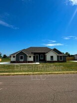 790 Flowers Dr in Goldsby, OK - Building Photo