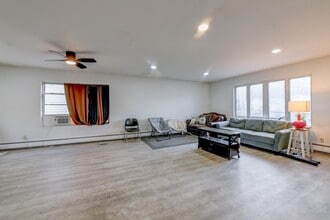 708 Garfield Ave in Jersey City, NJ - Building Photo - Building Photo