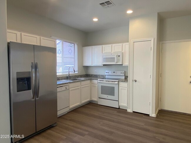 3014 W Sands Dr in Phoenix, AZ - Building Photo - Building Photo