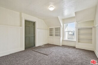 351 Temple Ave in Long Beach, CA - Building Photo - Building Photo