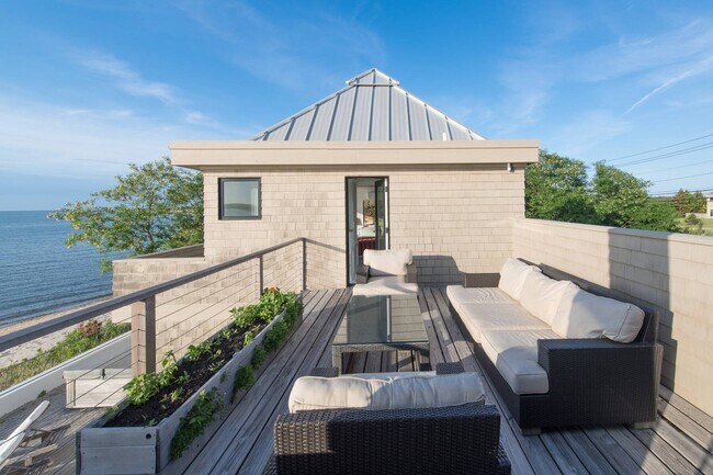 383 Cranberry Hole Rd in Amagansett, NY - Building Photo - Building Photo