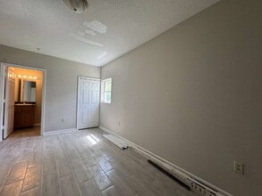 6066 Gibson Ave in Tampa, FL - Building Photo - Building Photo