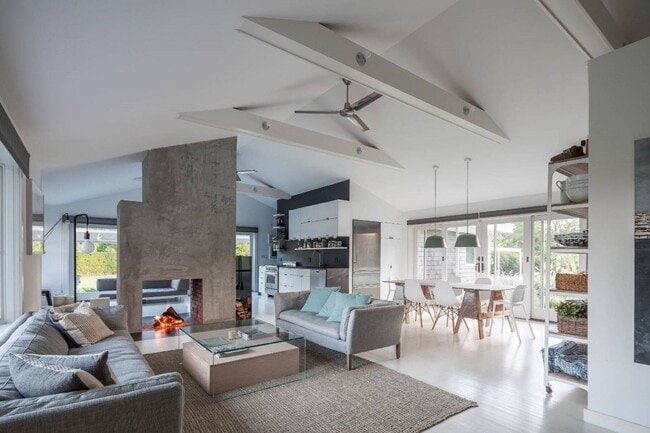 39 St Andrews Rd in Southampton, NY - Building Photo - Building Photo