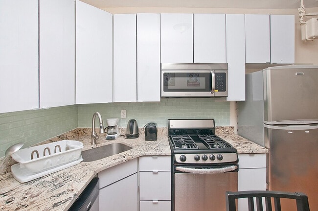 2370 1st Ave in New York, NY - Building Photo - Building Photo