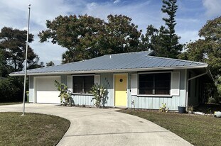 2387 Datura St in Sarasota, FL - Building Photo