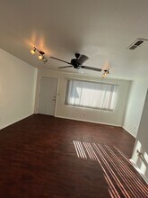 351 Park Creeke Ln, Unit B in South Salt Lake, UT - Building Photo - Building Photo