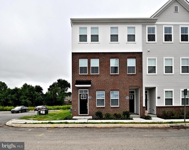 40 U.S. Hwy 40 in Bridgeport, PA - Building Photo - Building Photo