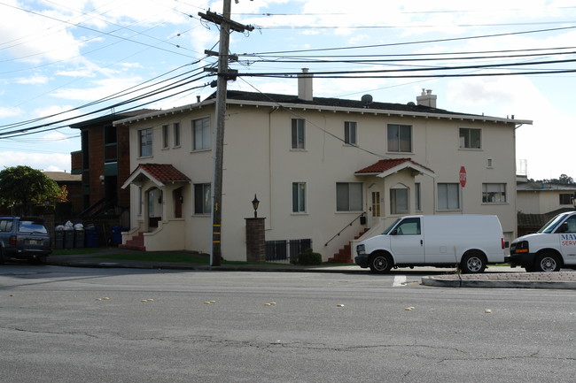 915 Grand Ave in South San Francisco, CA - Building Photo - Building Photo