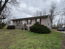 304 Carol Dr in Columbia, TN - Building Photo
