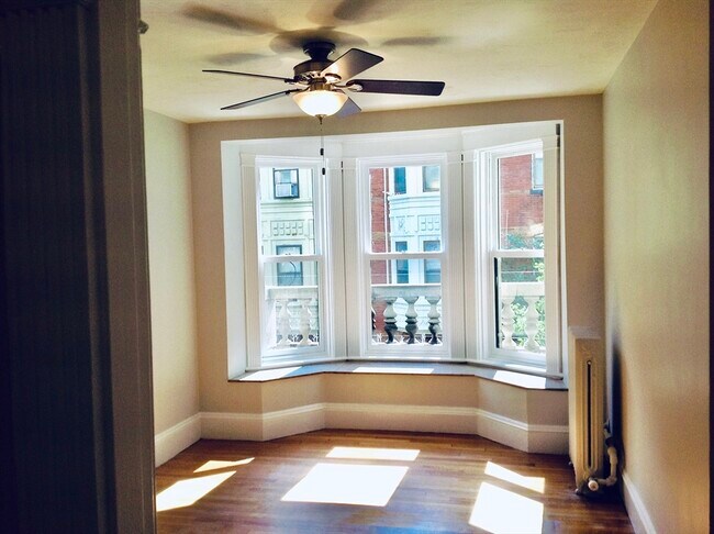 8 Garrison St, Unit 203 in Boston, MA - Building Photo - Building Photo