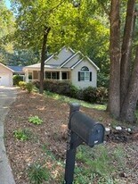 203 Indian Trail Rd in Seneca, SC - Building Photo