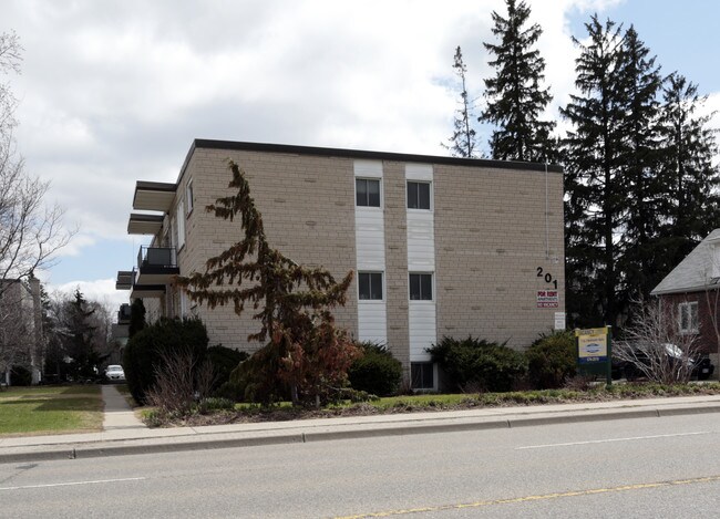 Erb Court Apartments in Waterloo, ON - Building Photo - Building Photo