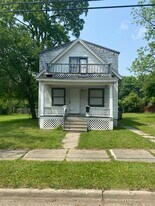 21 Bellevue St, Unit Bellevue Upper Unit in Pontiac, MI - Building Photo