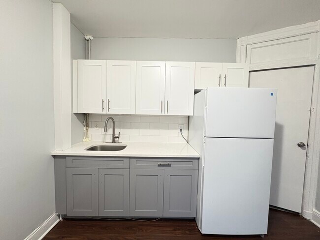 1215 43rd St, Unit 3
