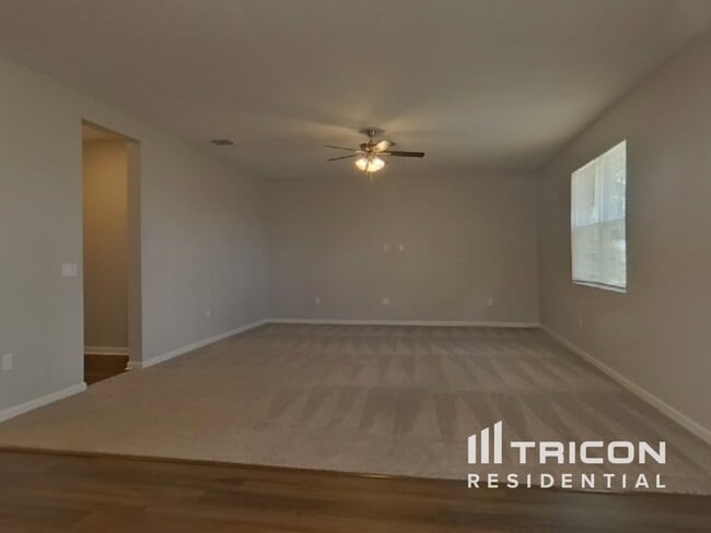 31767 Broadwater Ave in Leesburg, FL - Building Photo - Building Photo