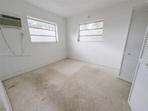2000 NW 29th St in Miami, FL - Building Photo - Building Photo