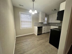 1147 N Poplar St in Wichita, KS - Building Photo - Building Photo