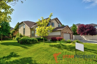 11758 Chalk Creek Way in South Jordan, UT - Building Photo - Building Photo