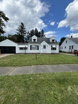 412 Joan Ave SE in Girard, OH - Building Photo