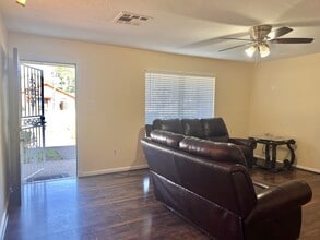 7913 Cook Rd in Houston, TX - Building Photo - Building Photo