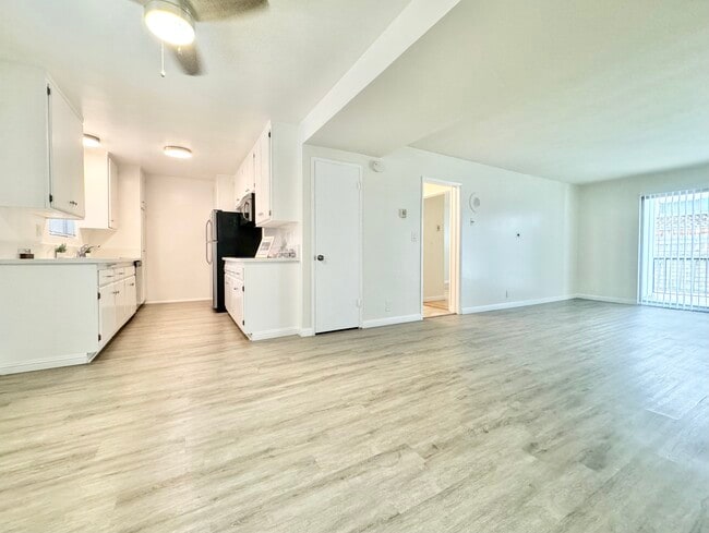 property at 834 W 2nd St