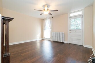3360 Hickory Ave in Baltimore, MD - Foto de edificio - Building Photo