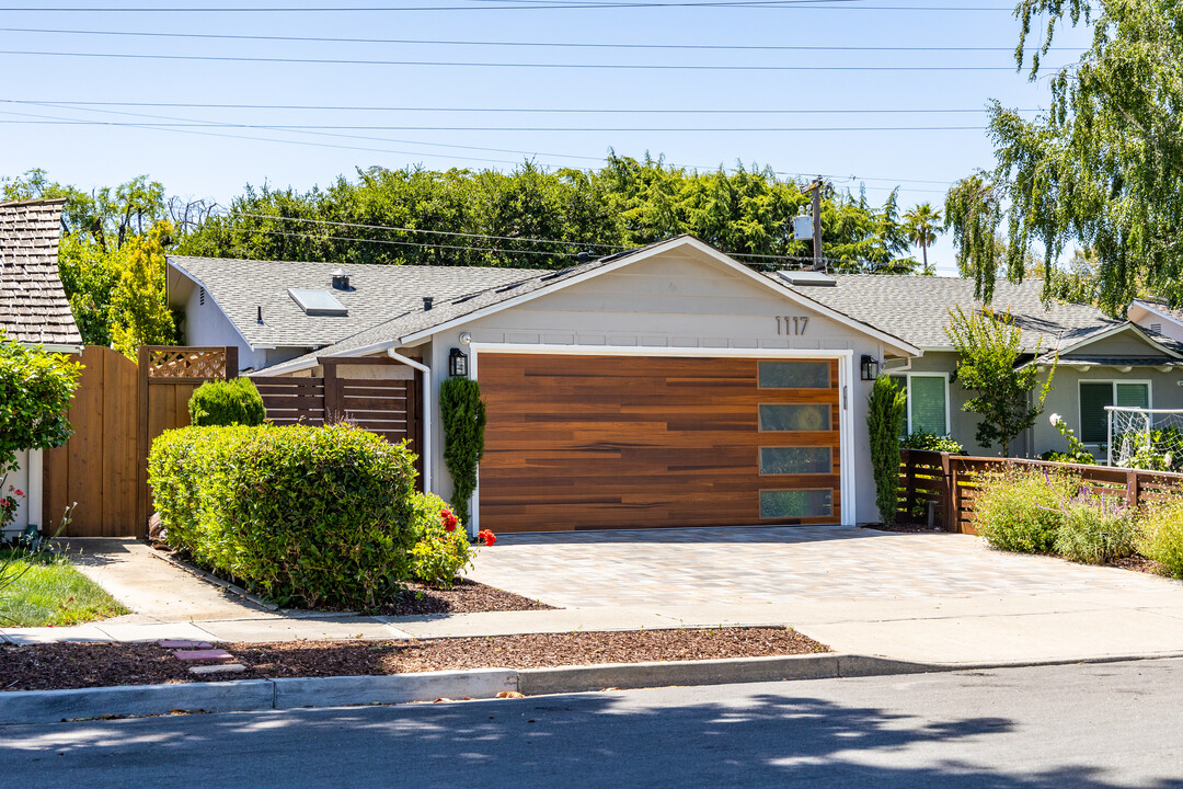 1117 Robin Way in Sunnyvale, CA - Building Photo