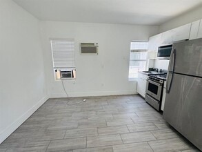 7910 Abbott Ave in Miami Beach, FL - Building Photo - Building Photo