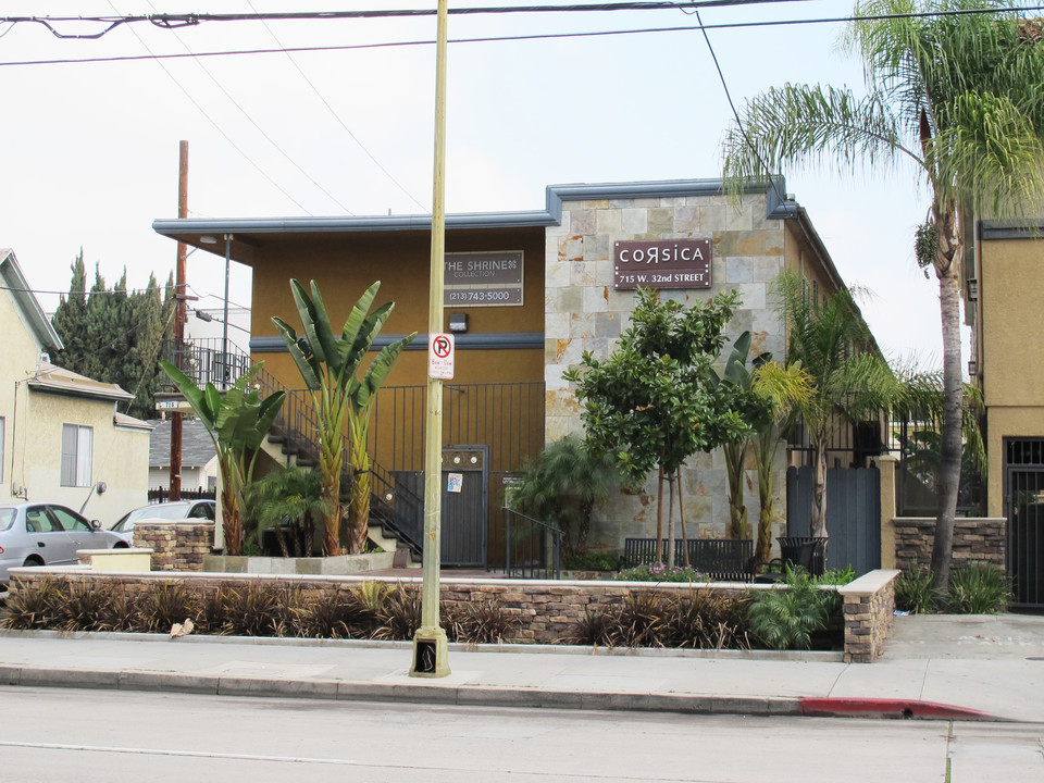 715 W 32nd Street in Los Angeles, CA - Foto de edificio